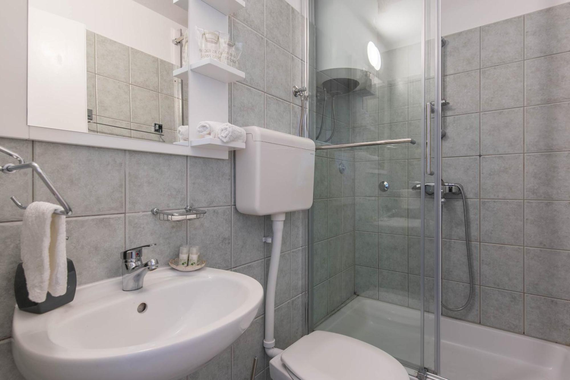 Beachfront Apartments Zanic 珀德垂那 客房 照片